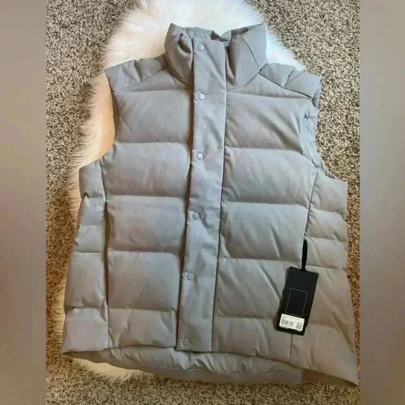 Lululemon Wunder Puff Vest - Picture 1 of 8
